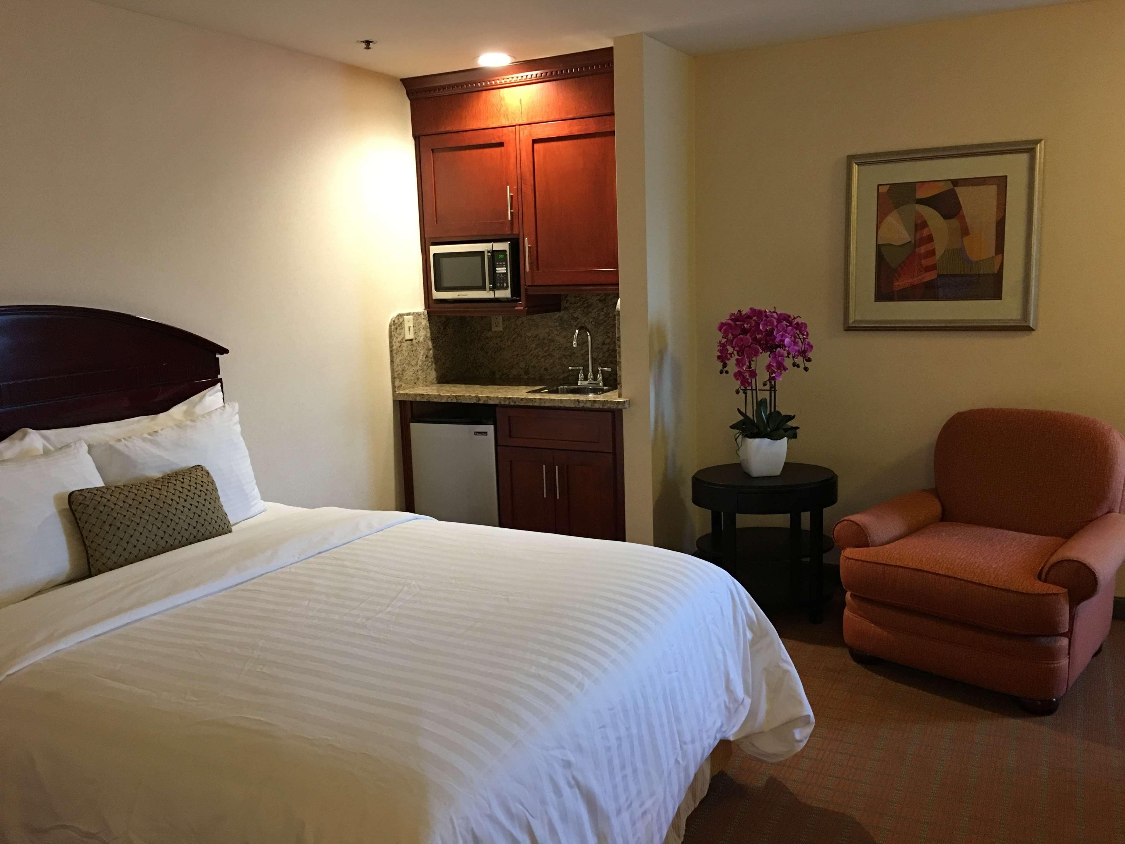 Best Western Plus West Covina Inn Экстерьер фото