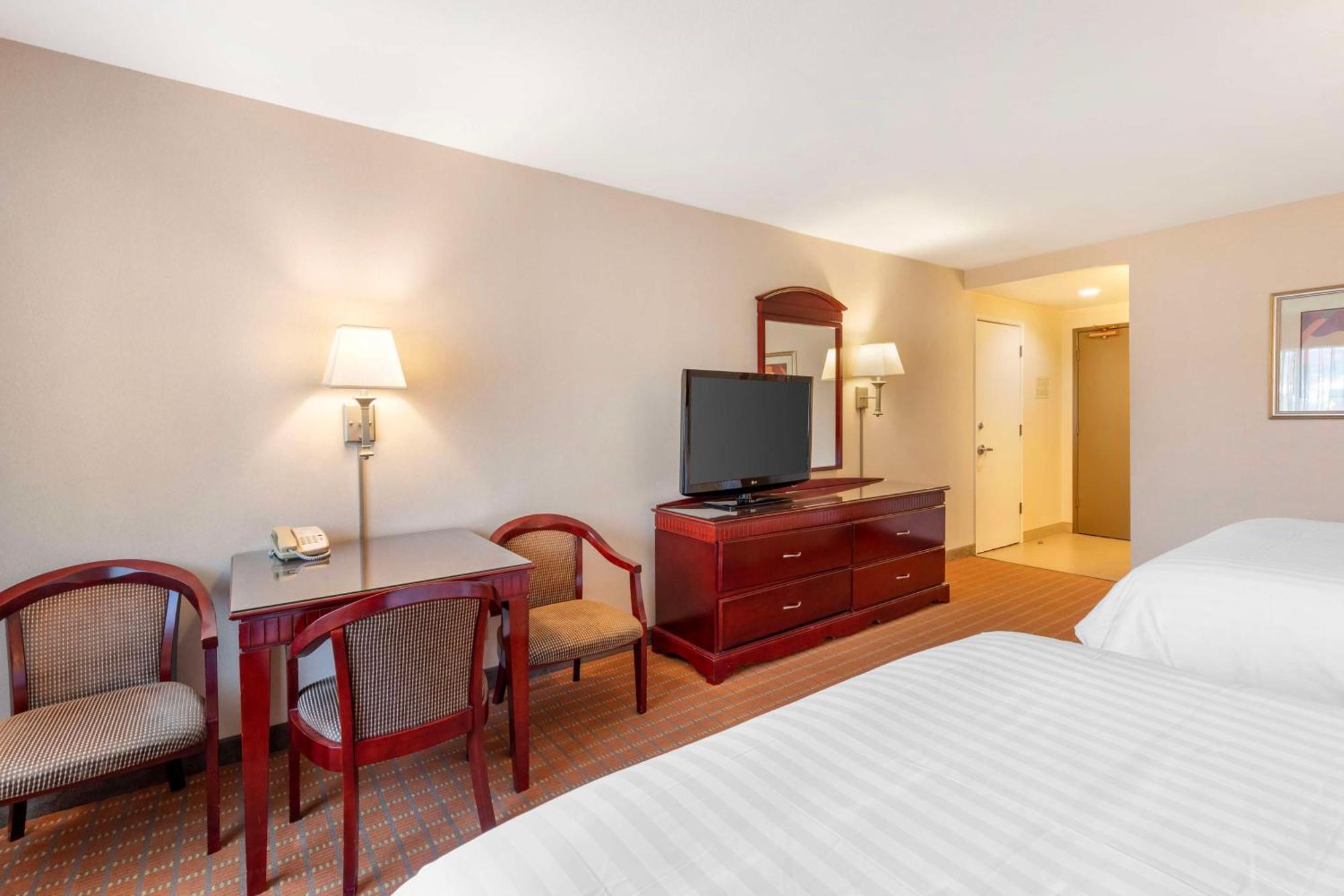 Best Western Plus West Covina Inn Экстерьер фото