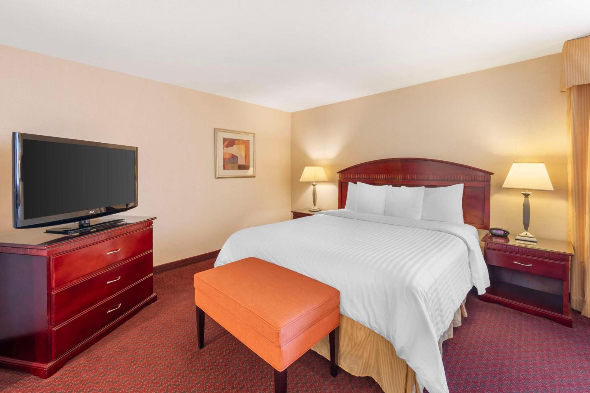 Best Western Plus West Covina Inn Экстерьер фото