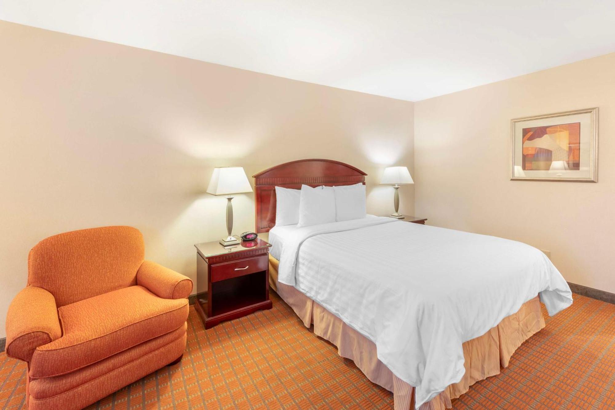 Best Western Plus West Covina Inn Экстерьер фото