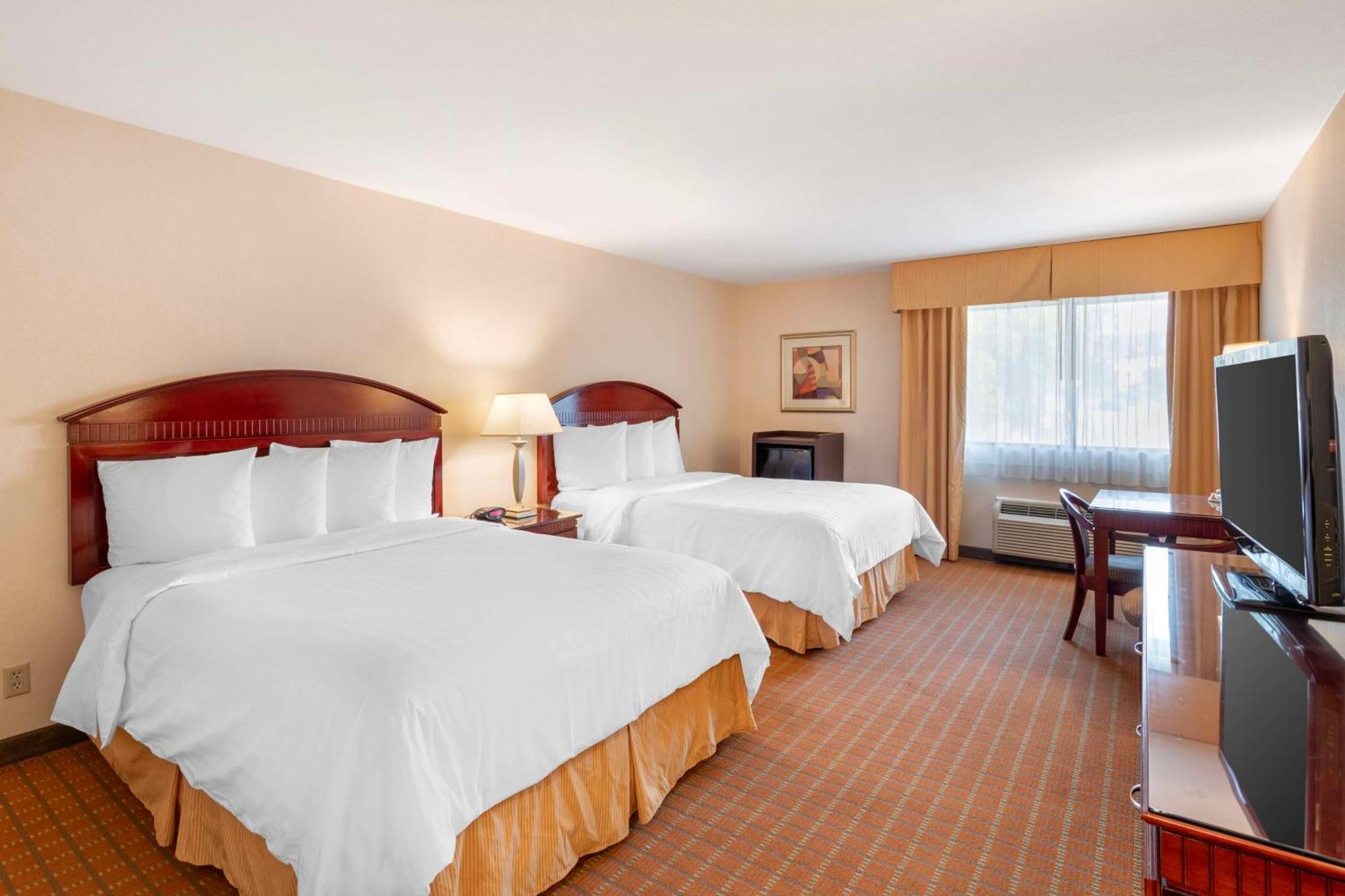 Best Western Plus West Covina Inn Экстерьер фото