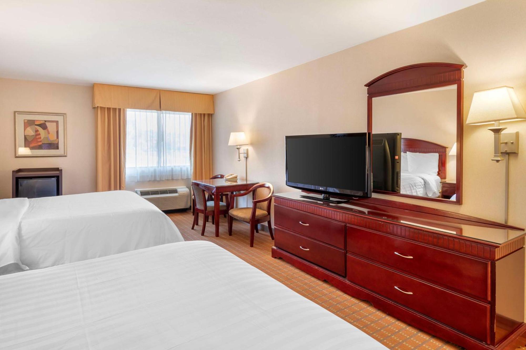 Best Western Plus West Covina Inn Экстерьер фото