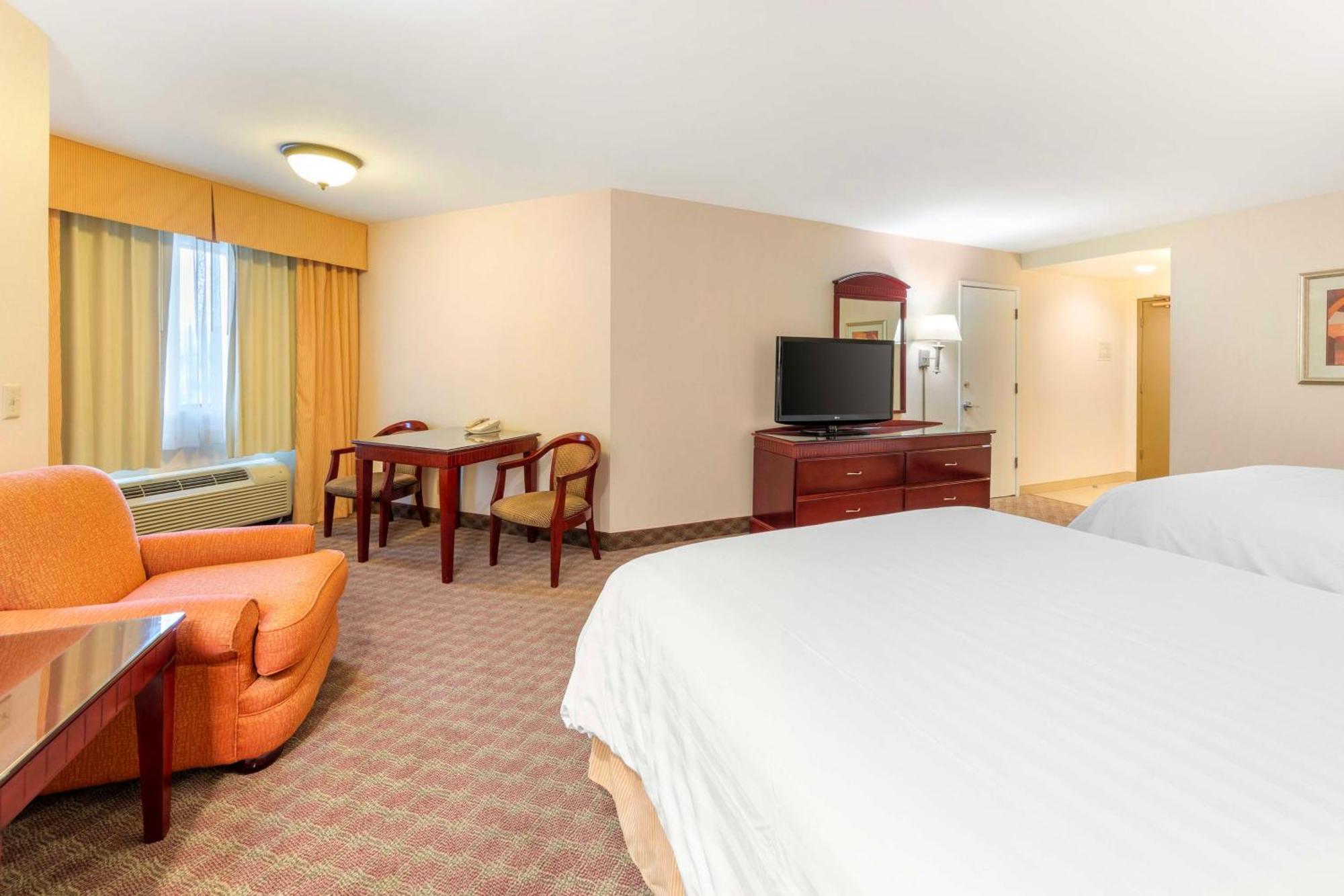 Best Western Plus West Covina Inn Экстерьер фото