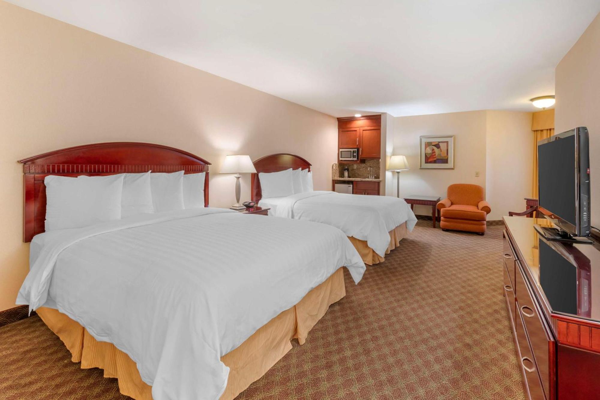 Best Western Plus West Covina Inn Экстерьер фото